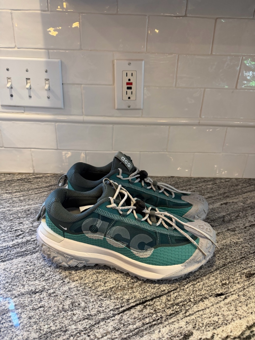 Mens Nike ACG Mountain Fly 2 Low Bicoastal DV7903-300 Size 8/Women’s 9.5